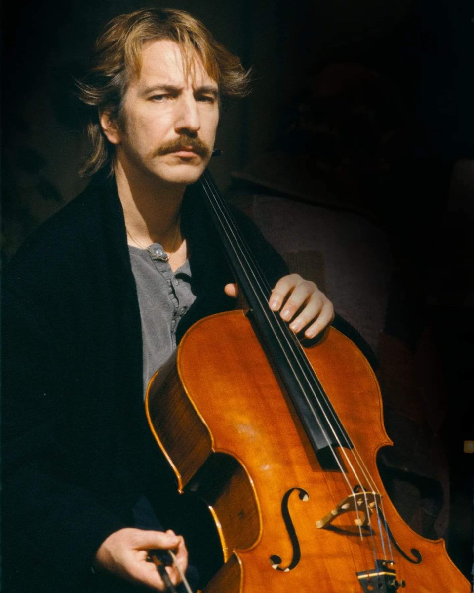 cellomaniacos's tweet photo. Alan Rickman habría cumplido hoy 77 años. ¡Cómo echo de menos a este actorazo!
#violonchelo #violoncello #cello #chelista #cellist #violoncelo https://t.co/WLc7RxhK2O