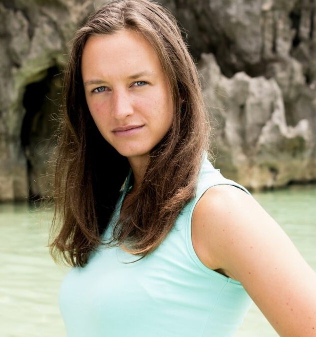 kpopgirl75's tweet photo. Helena a réussi l'exploit du pire démarrage de #KohLanta

SE FAIRE DÉTESTER DE L'INTÉGRALITÉ DES AVENTURIERS ET DES TÉLÉSPECTATEURS DÈS LE 1ER EPISODE 

Du jamais vu 😂

#KohLantaLeFeuSacre https://t.co/0iXBlUkXzz
