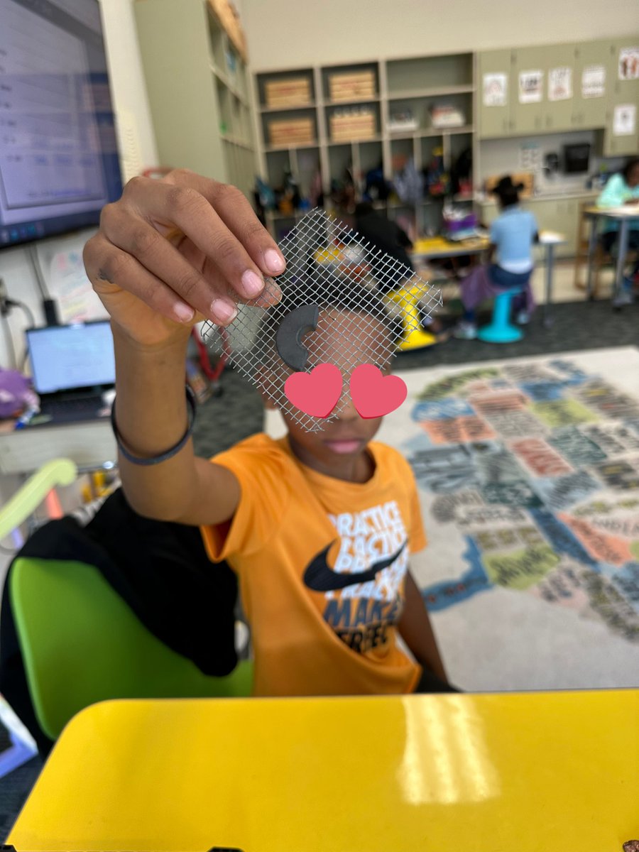 MsAllynsClass's tweet photo. So much fun experimenting with magnets today! #scientistsintraining #4thgraderocks #HandsOnLearning https://t.co/yuZB0rVB45