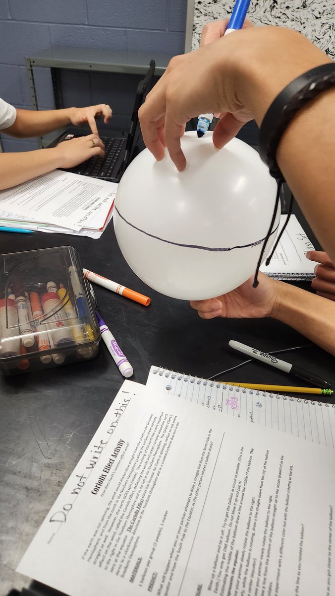 TeacherLife888's tweet photo. Today, in my Earth and Space class, students explored the Coriolis Effect as a result of Earths rotation. Currently, we are focused on the effect on weather patterns and trade winds. Later, we will relate it to ocean currents.  @CFISDScience @CypressRidgeHS https://t.co/WrX0uPC9eO