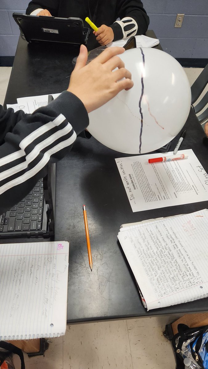 TeacherLife888's tweet photo. Today, in my Earth and Space class, students explored the Coriolis Effect as a result of Earths rotation. Currently, we are focused on the effect on weather patterns and trade winds. Later, we will relate it to ocean currents.  @CFISDScience @CypressRidgeHS https://t.co/WrX0uPC9eO