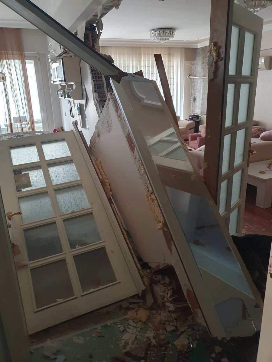 <a href="/_YnsGndz_/">Yunus GÜNDÜZ</a> <a href="/csbgovtr/">T.C. Çevre, Şehircilik ve İklim Dğş. Bakanlığı</a> <a href="/RTErdogan/">Recep Tayyip Erdoğan</a> <a href="/dbdevletbahceli/">Devlet Bahçeli</a> <a href="/iskenderunbel/">İskenderun Belediyesi</a> #iskenderunpasakoysitesi  F bloktan bir fotoğraf. Bu dairenin olduğu binaya hasarsız kaydı verilmiş <a href="/iskenderunbldye/">İskenderun Belediyesi</a> <a href="/iskhbrcom/">iskenderun haber</a> <a href="/tcbestepe/">T.C. Cumhurbaşkanlığı</a> <a href="/AFADBaskanlik/">AFAD</a> <a href="/AbdulkadirOzl/">Abdulkadir Özel</a> <a href="/HBTurkoglu/">Hacı Bayram TÜRKOĞLU</a> <a href="/HuseyinYayman/">Hüseyin Yayman🇹🇷</a> <a href="/SuzanSahin1881/">Suzan ŞAHİN</a> <a href="/DocDrLutfuSavas/">Lütfü Savaş 🇹🇷</a> <a href="/murat_kurum/">Murat KURUM</a> <a href="/csbgovtr/">T.C. Çevre, Şehircilik ve İklim Dğş. Bakanlığı</a> <a href="/fatihtosyalibb/">Fatih Tosyalı</a> <a href="/RTErdogan/">Recep Tayyip Erdoğan</a>