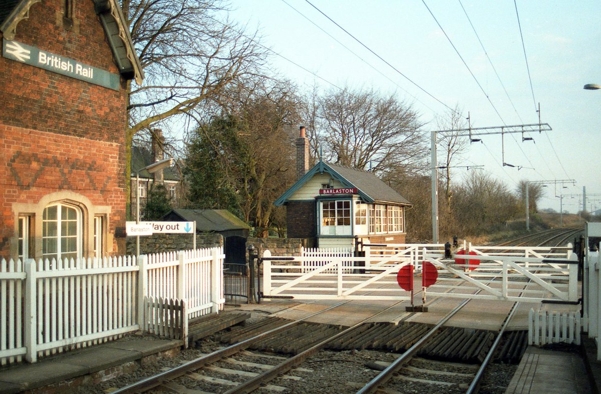 WalnutRede's tweet image. Ah, only 39 years ago... Signal box of the day, Barlaston &amp;amp; Tittensor, 1984. A Shunting Frame by then but still releasing Wedgwood GF. Not long till its demise for a Portakabin with lifting barriers... #NSR #signalbox #railway #signal @1965cap @_doublearrow