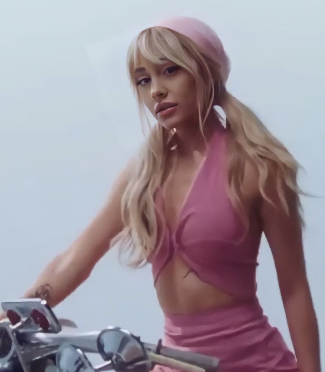 ArianaGonCharts's tweet photo. "Die For You" (Remix) (with Ariana Grande)" IS COMING! https://t.co/zQ57XIHUvX