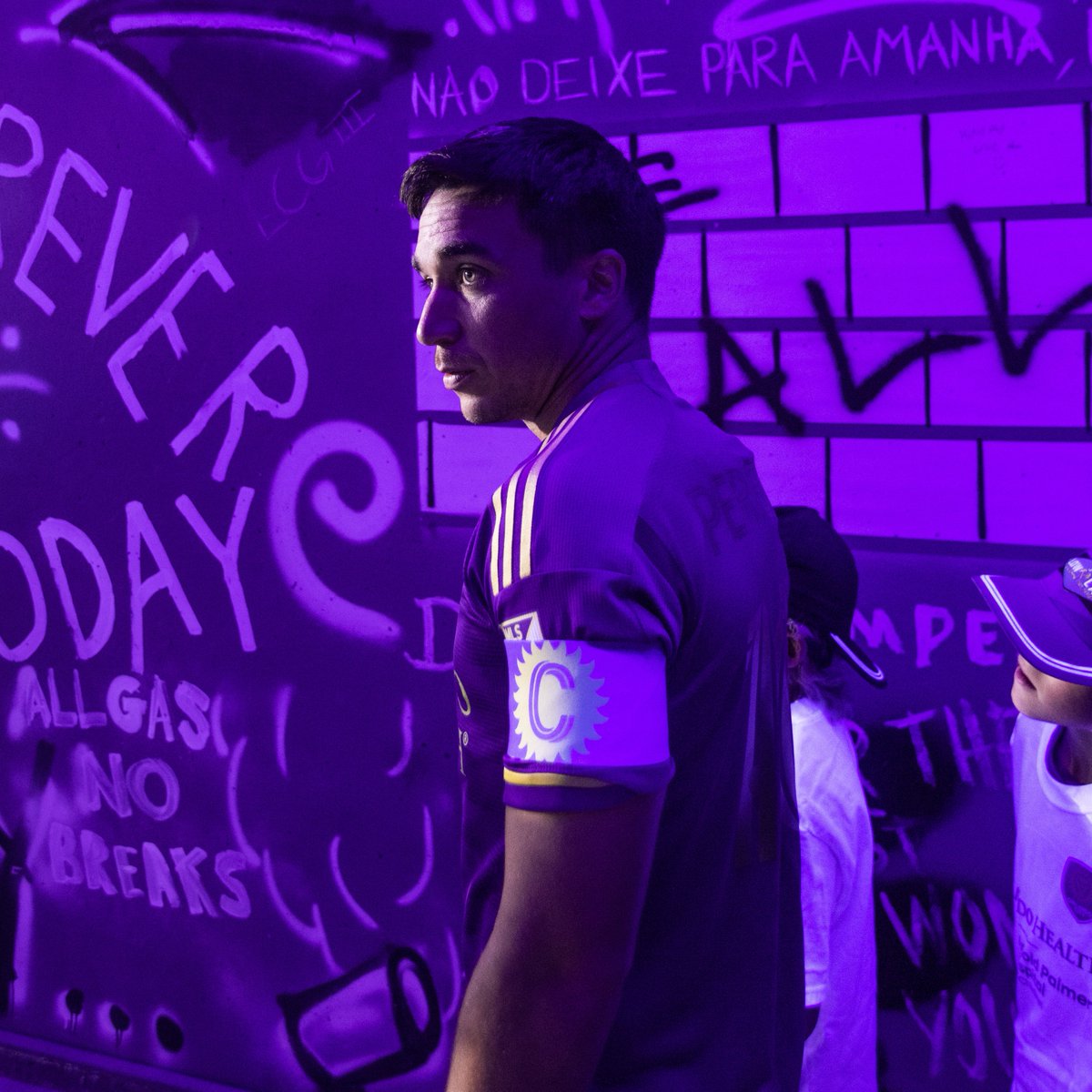 OrlandoCitySC's tweet photo. Back home in four days 😤 

#VamosOrlando | #ManEveryWall https://t.co/89e95if2gv