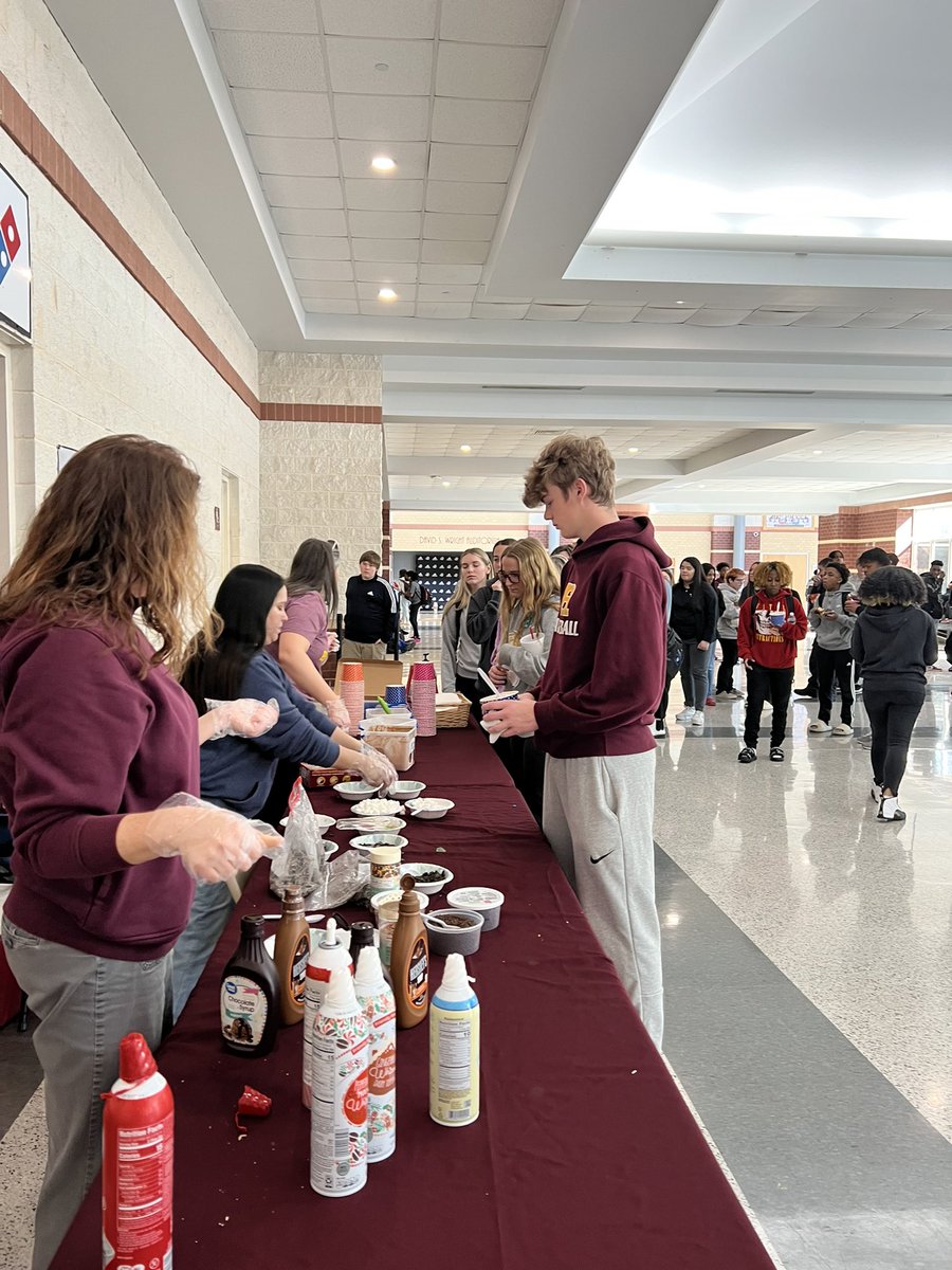 JMRHSPTSO's tweet photo. Sweet treats for A/B honor roll! Great job students! https://t.co/f4csnJTuO1