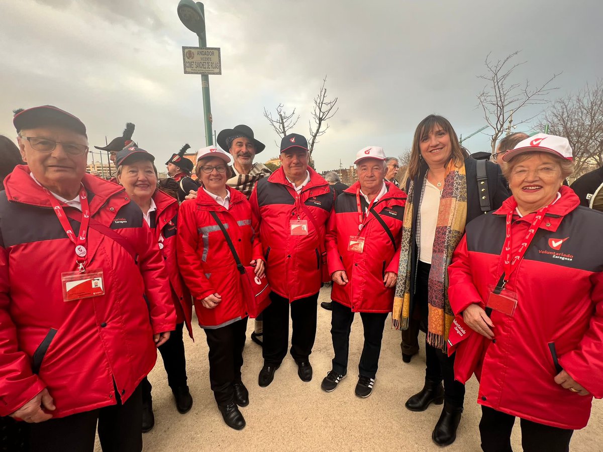 lolaranera's tweet photo. 📸 Día grande en #ElRabal que dignifica el esfuerzo de nuestros héroes durante los Sitios de Zaragoza.
Un monumento en el Parque Macanaz, impulsado por el movimiento vecinal, honra desde hoy la memoria de más de 10.000 zaragozanos que lucharon en la Guerra de la Independencia. https://t.co/0fzDizWQYv