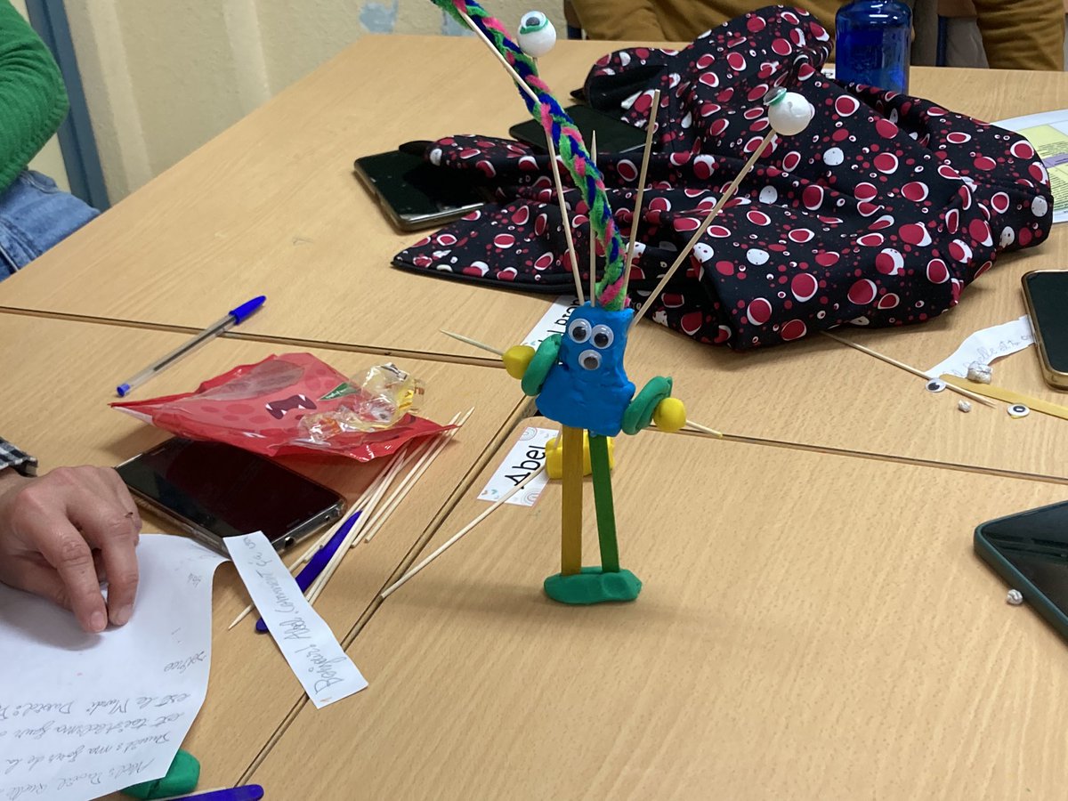 Eutarifa's tweet photo. @mayalamontero @tu_cep @EducaAnd Somos geniales pero necesitamos tiempo para crear!!!  @EducaAnd debe tomar nota de ello. Mira esto @mayalamontero, aprendiendo en cada sesión. https://t.co/VB1qhousiJ