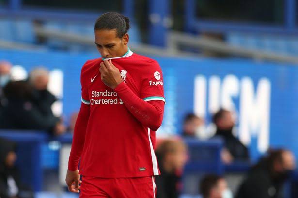 Chris_D_Odero's tweet photo. Liverpool are tired....tired of being tired....
Real Madrid do not have mercy in their syllabus.

#LIVRMA #YNWA https://t.co/uOyj4yhM1p