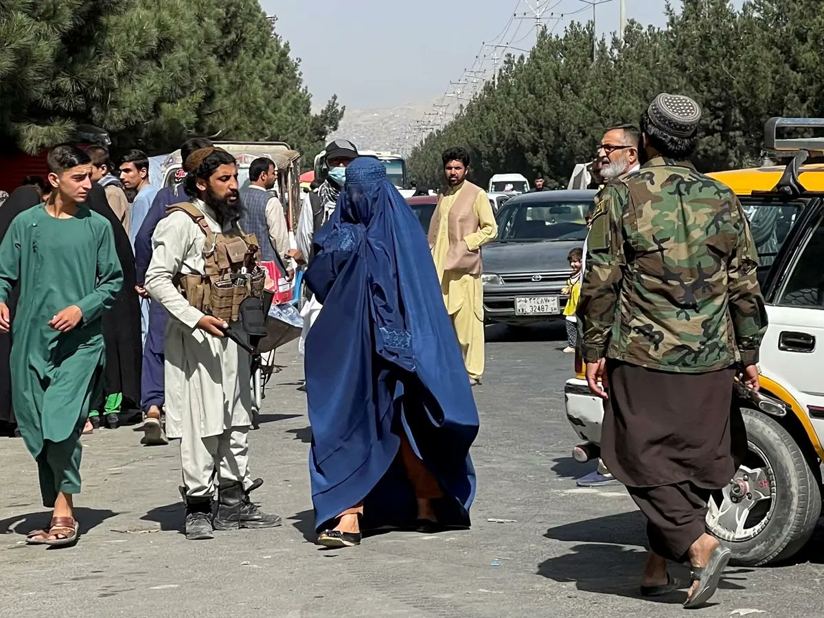 NasimiShabnam's tweet photo. The Taliban have reportedly issued an order instructing taxi drivers to not play or listen to music and to avoid transporting women who are travelling without a male guardian beyond a certain distance.

If only the world could feel the pain of living in Afghanistan. https://t.co/kopT79walg
