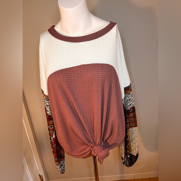 lschuster17's tweet photo. So good I had to share! Check out all the items I'm loving on @Poshmarkapp #poshmark #fashion #style #shopmycloset #perfectpeach #oldnavy #firstlove: https://t.co/9CQaweQlE8 https://t.co/5HX0r6WRZH