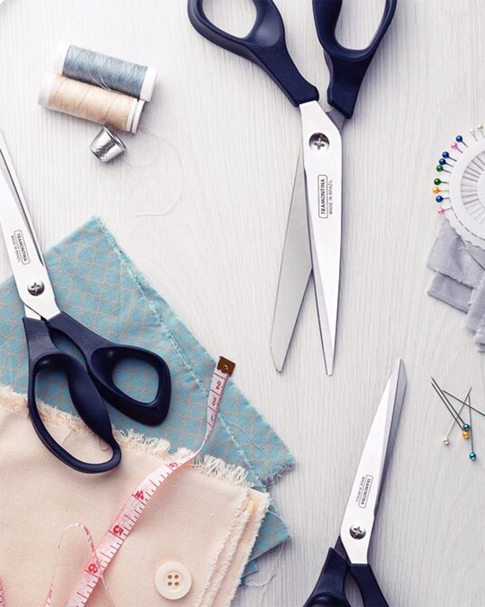 ✂️A cut above the rest. Step up your game with 10% off our collection of scissors! 

#qualityscissors #DIYessentials #crafttools #sharpscissors #keepincrafting #fararti