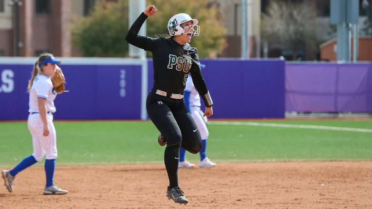 psuviksSB's tweet photo. Getting pretty good at this walk-off thing 😎

#GoViks | #DefendTheShip | #RTLAS https://t.co/b11D9hwtVu