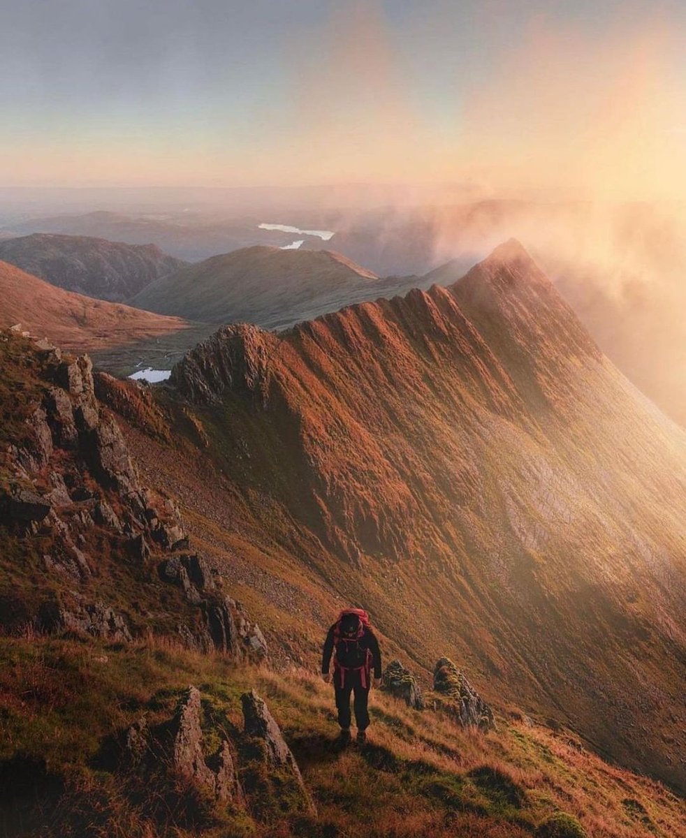 thelakes100's tweet photo. The Lake District or Neverland? Dreamy stuff from @lee_john_mann 📸

#LakeDistrict #cumbria #nature #mountains #countrylife #windermere #mountaineering #keswick #thelakes100 #roadtrip #vanlife #photography #NaturePhotography #explore https://t.co/equakSBJB0