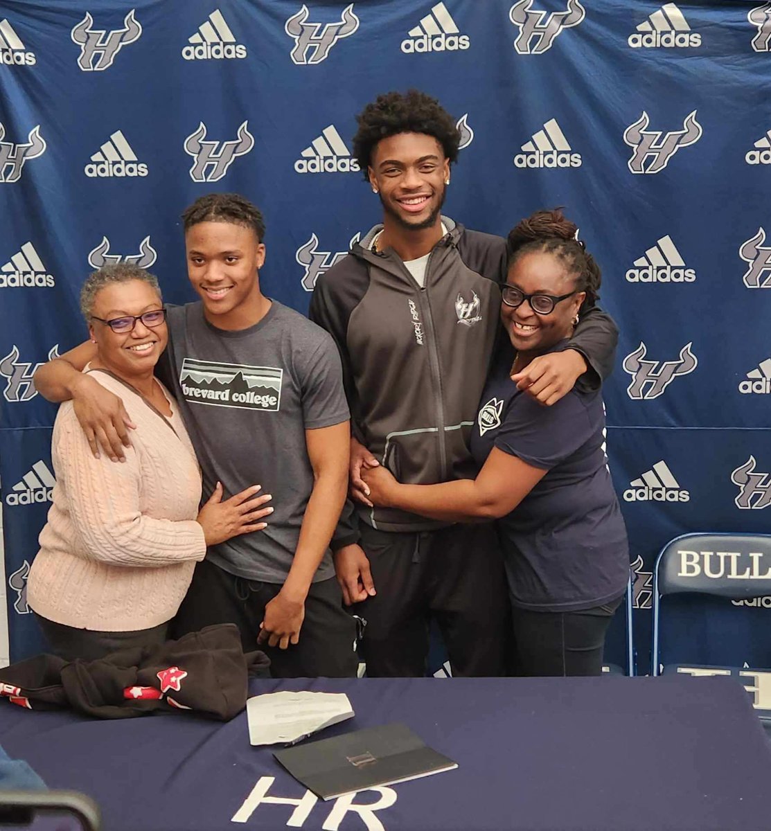 RaginRidgeFB's tweet photo. Congratulations to Khareem Thompson and Vincent Griffin on signing their NLI today to Brevard College and Lenoir Rhyne University. That makes 10th and  11th athlete to sign from 2023 class… #proudbull https://t.co/tHHMpFymfY
