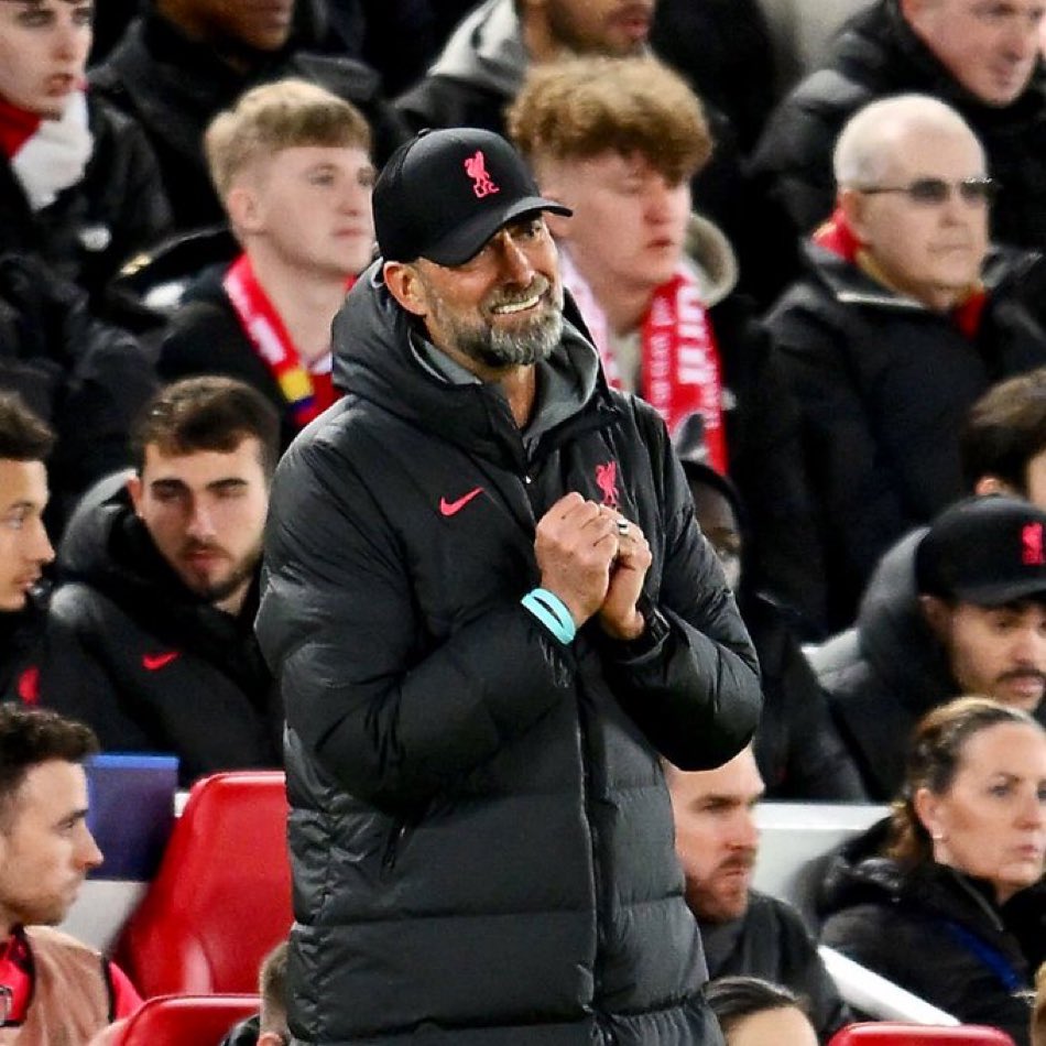 Footballtweet's tweet photo. 🎙️ Jürgen Klopp after losing the Champions League final last year:

"Where's the final next year? Istanbul? Book the hotel." 

Jürgen Klopp now: https://t.co/DgumhUe3HU