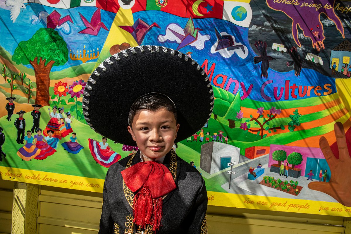 LatinoCommFdn's tweet image. Art is a revolutionary love language within our communities.

That&apos;s why LCF is proud to invest $2M to support arts &amp;amp; cultural initiatives that build power &amp;amp; fuel civic engagement.

Join our #PoderArte info session TOMORROW to learn more: bit.ly/PoderArteInfo