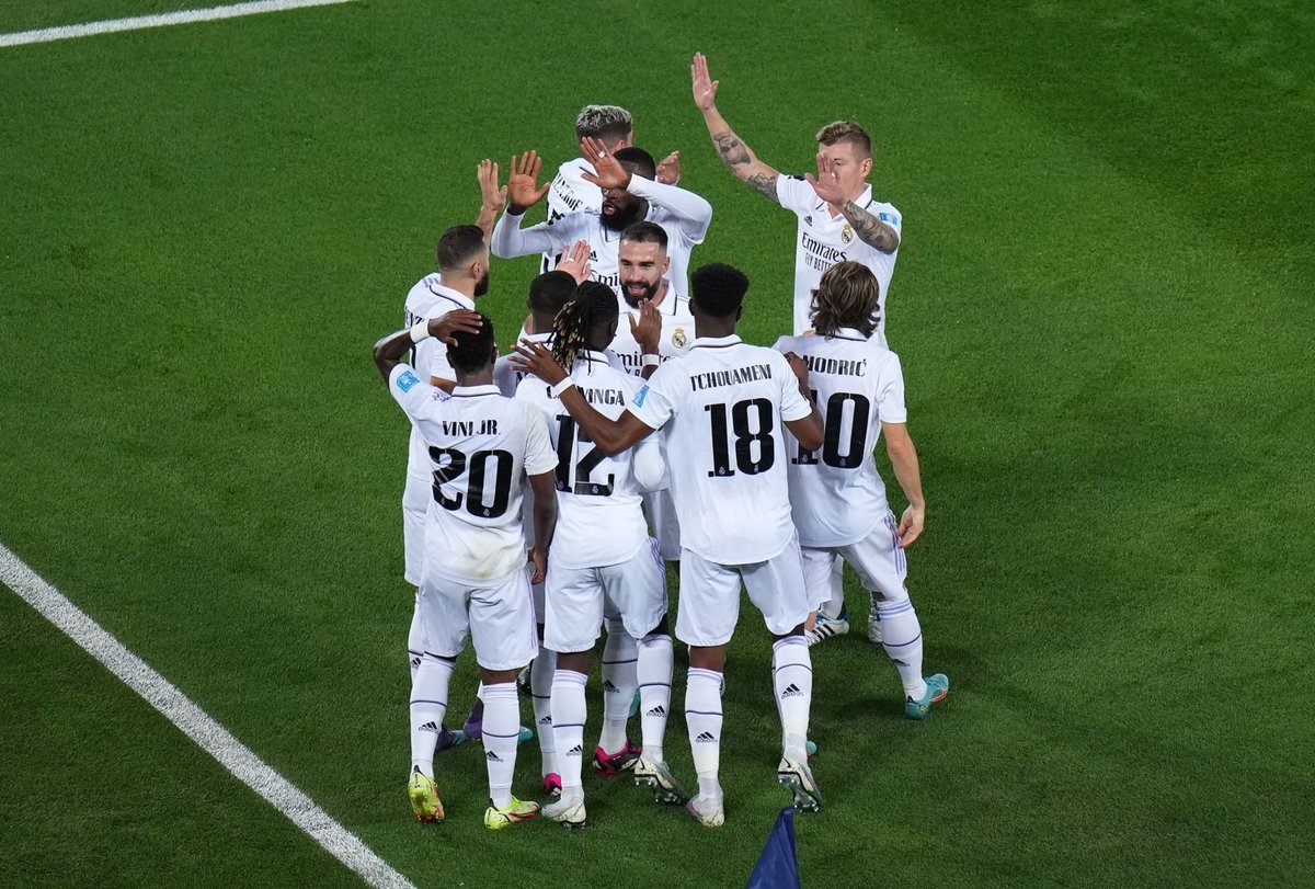 2-5 Ondeler ama rakip alanda pas yapıyorlar. Ancoletti Baba sen nasıl bir takım icad ettin öyle