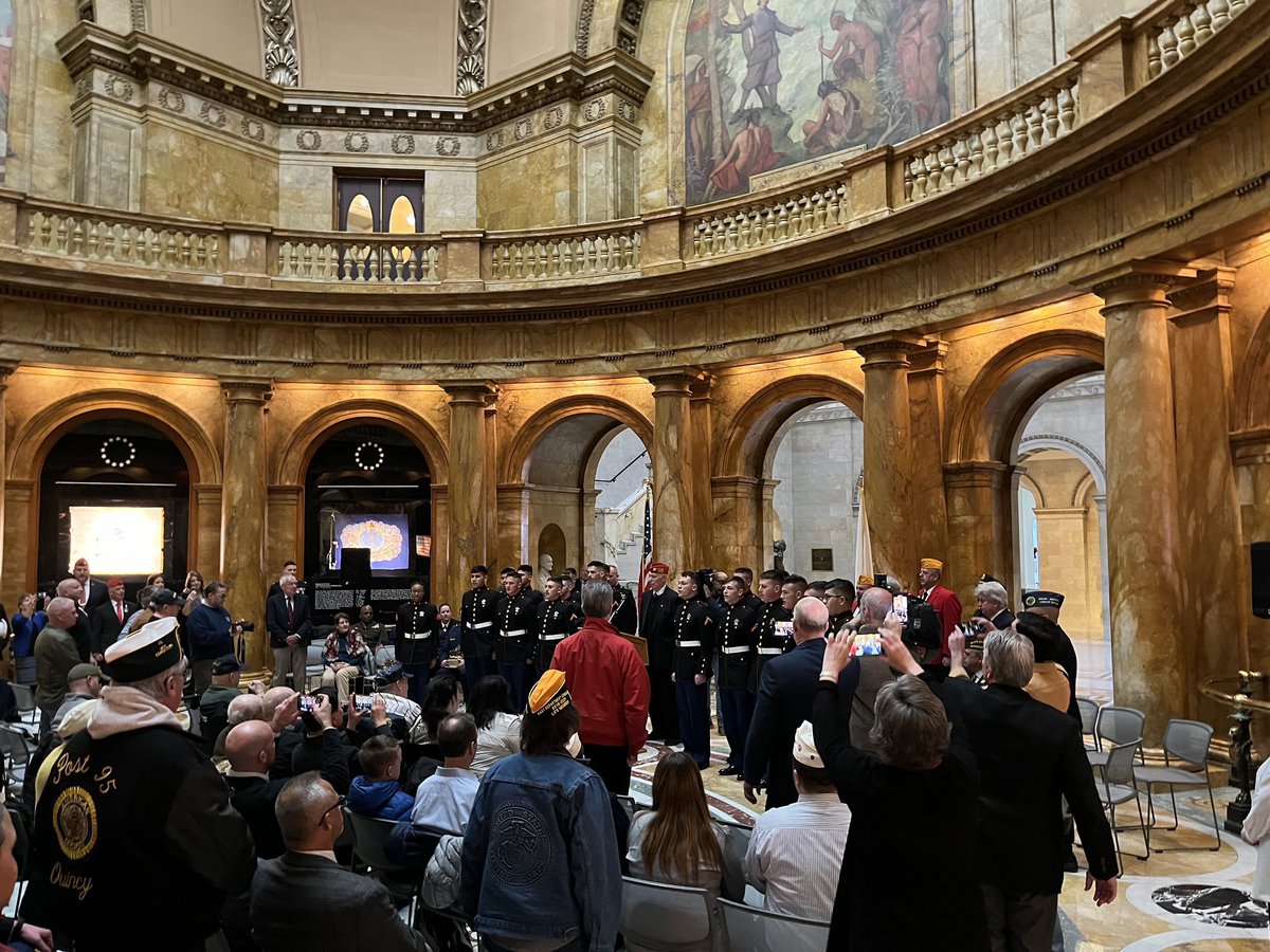 Wonderful event at the State House today honoring the heroism and courage of those who fought in the Battle of Iwo Jima. Congratulations to @AdjutantGenMA who received the Semper Fidelis Public Servant Award and Herb Chambers who received the Gung-Ho Community Service Award