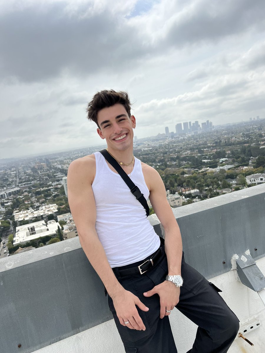 NowUnitedMusic's tweet photo. LAAAAAA 🫶 https://t.co/qlUX17wo3d