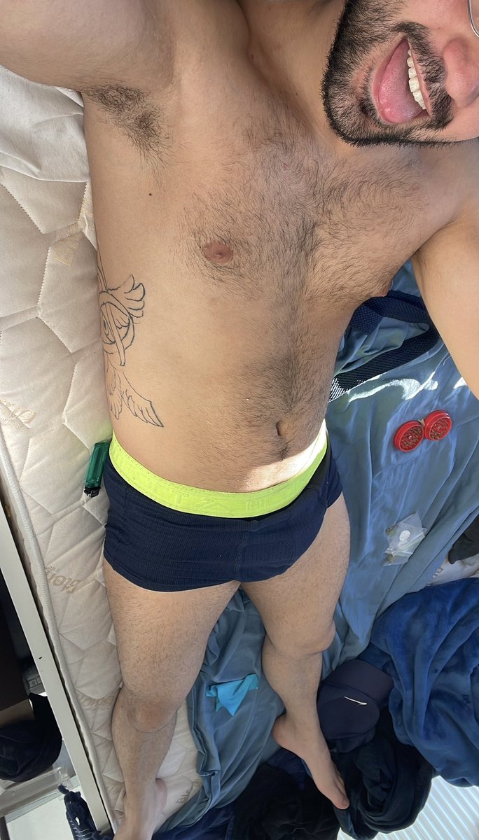 bBFcock's tweet photo. @DrakeVonXXX @juanmaisooo Follow me https://t.co/Zydh8j1qvF