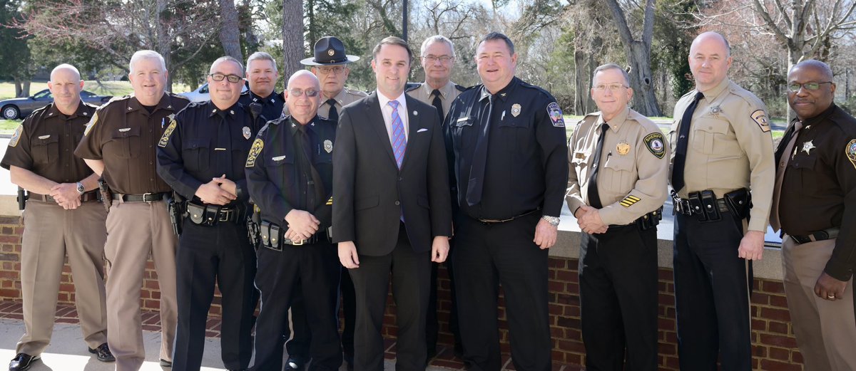 JasonMiyaresVA's tweet photo. Enjoyed a productive discussion today at my LEO Roundtable at @HSC1776. 

To our law enforcement officers — thank you for the daily sacrifices you make to protect your community. https://t.co/opr3SP3mDw