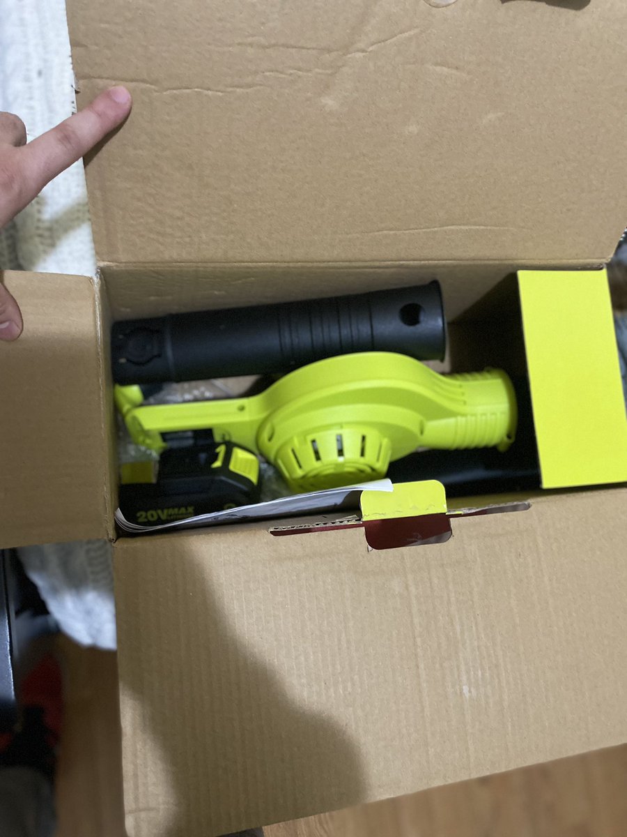 DignifiedStudio's tweet photo. Cordless leaf blower ? https://t.co/77g1ULEXUB