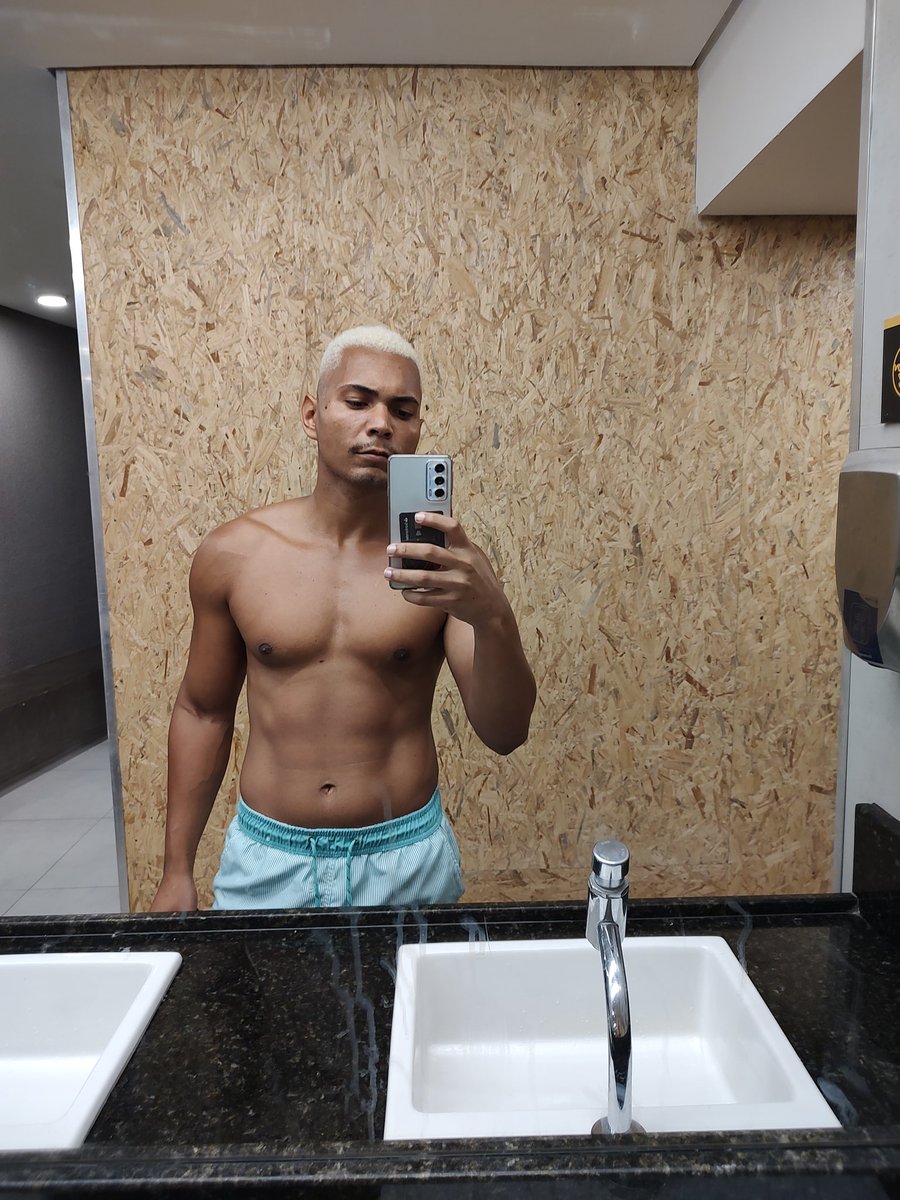 jackribeirx's tweet photo. terça feira fitness 😵‍💫😵‍💫

#rj #CarnavalRJ #gym https://t.co/uzyplDMBaw
