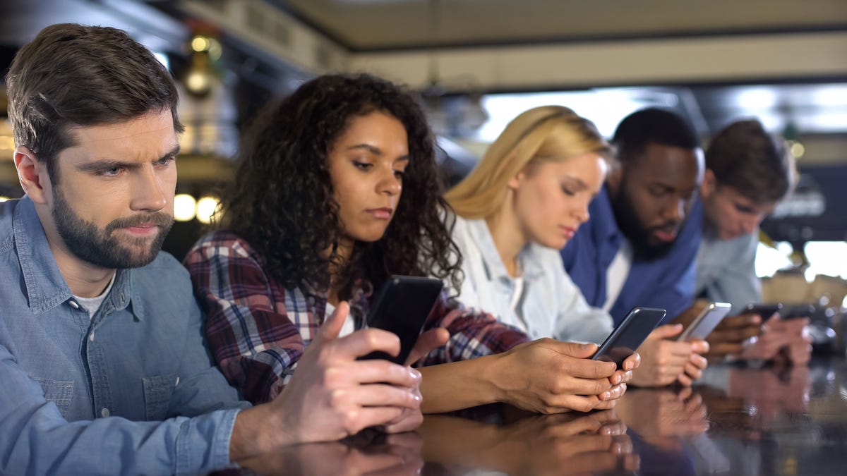 lifehacker's tweet photo. The Antisocial Parents' Guide to Avoiding Other Parents https://t.co/byiDRqeoGM https://t.co/KwWgHyQyiT