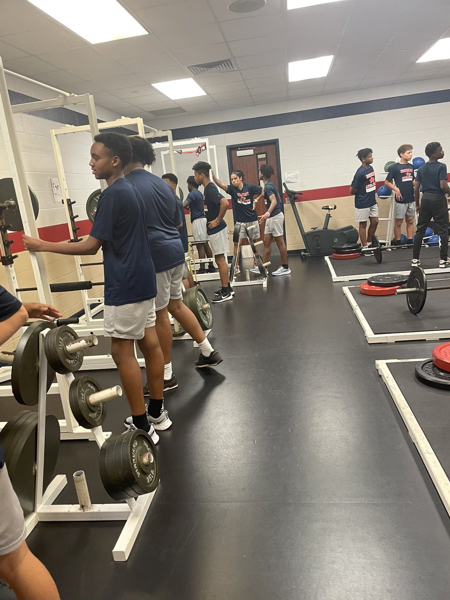 Ryan Silvertooth (@rsil1392) on Twitter photo Watching some future Dawson Eagles workout today <a href="/BerryMiller_JH/">Berry Miller JH</a> !! Future looks bright!! Watching some future Dawson Eagles workout today <a href="/BerryMiller_JH/">Berry Miller JH</a> !! Future looks bright!!