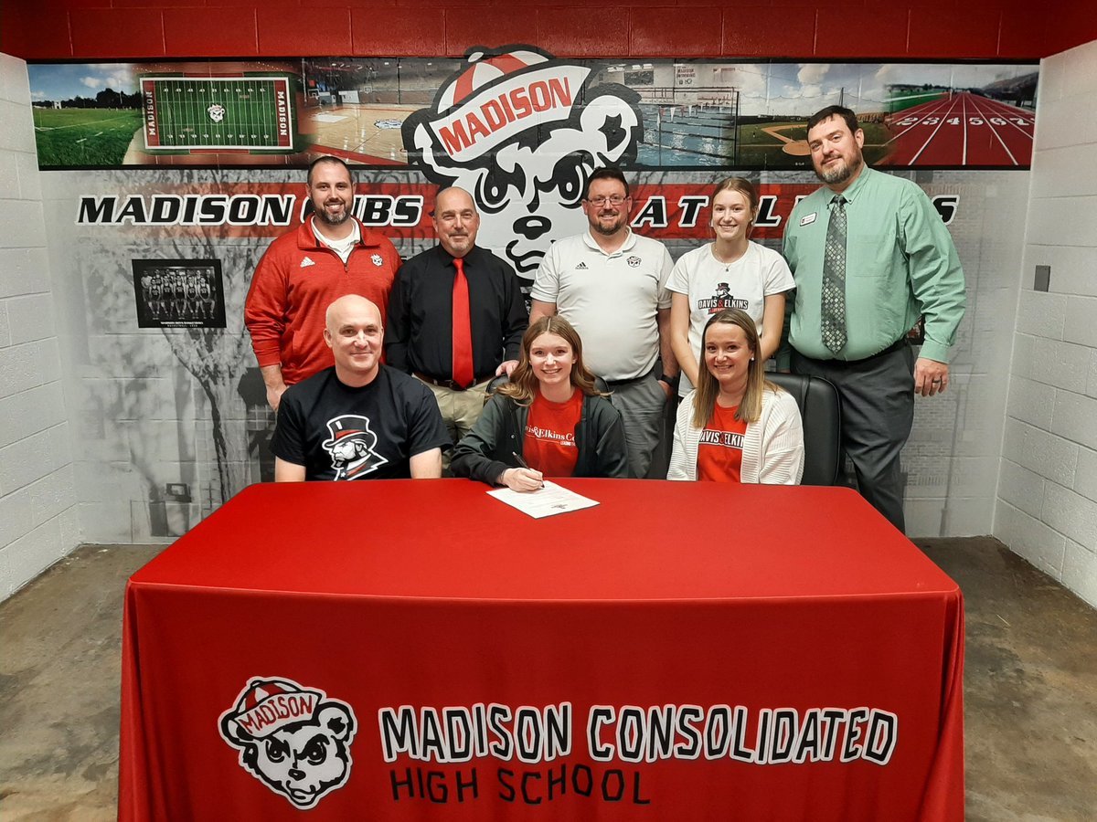 CampbellSports's tweet photo. Madison's Grace Bronkella has signed to play golf Davis &amp; Elkins in West Virginia. Congratulations! https://t.co/fvJx5zKkAY