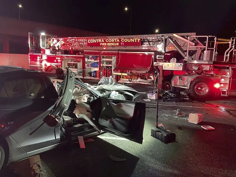 #Tesla driver killed after plowing into #firetruck that was parked on #Interstate680 in #ContraCostaCounty, #California, to shield a crew clearing another accident.
apnews.com/article/techno…

#teslaautopilot #i680 #highwaysafety #emergencyservices #firerescue #hmccikros #escikros