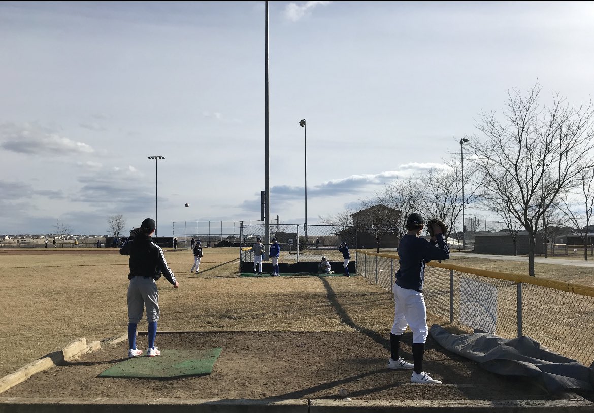 THREAD

High school baseball tryouts are starting up soon in Nebraska. 

Here are 13 things to know about the tryout process and how to make the most of it:

🧵 ⬇️
