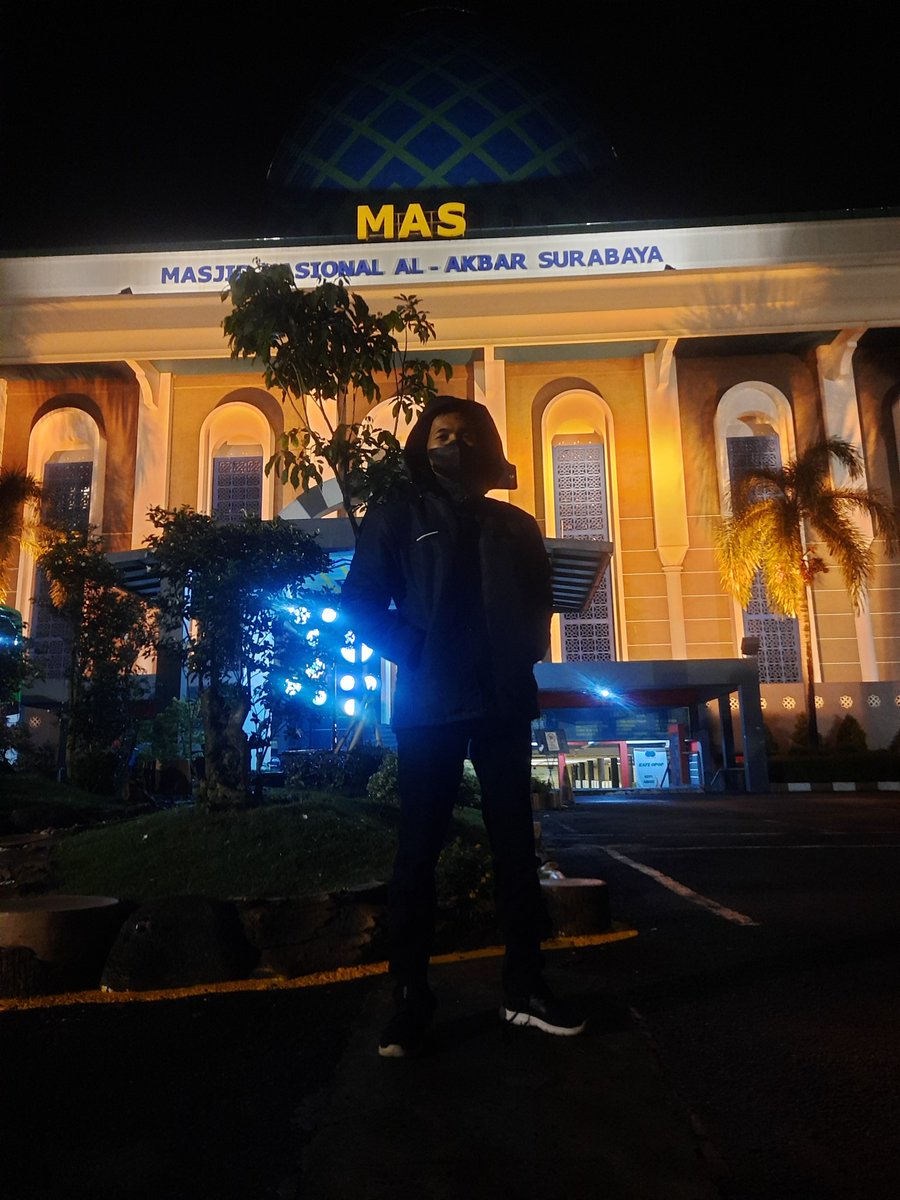 SUTRISNO7129's tweet photo. Been in the city several times, but it's the first to visit this huge mosque which really fascinated me 😇 https://t.co/pgILCQ5PbK