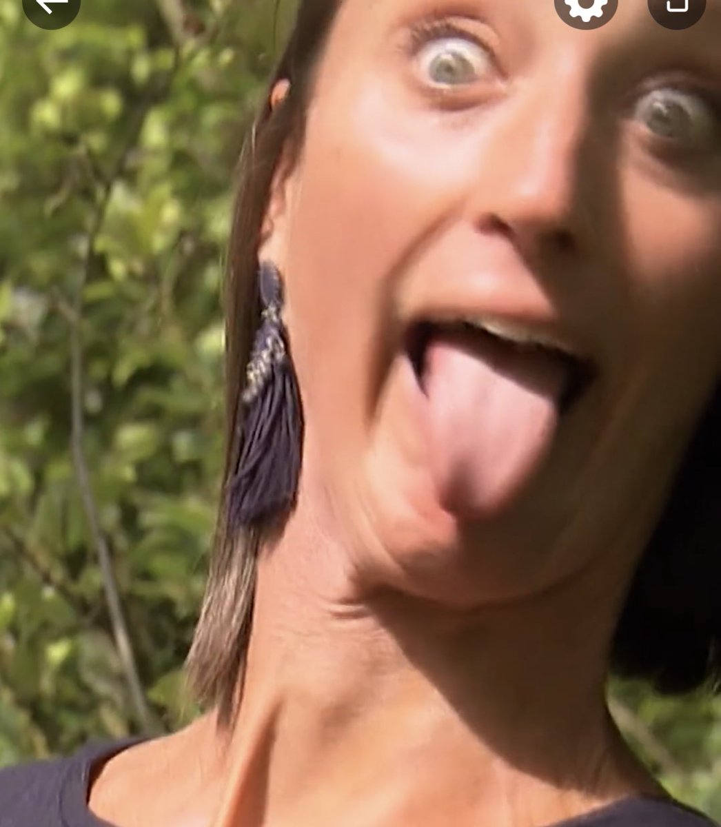 Maddy_LD's tweet photo. Ce qu'on retiendra du portrait d'Élodie ce soir 😂 
#KohLanta #KohLantaLeFeuSacre #KohLanta2023 https://t.co/7zSZq4Z763