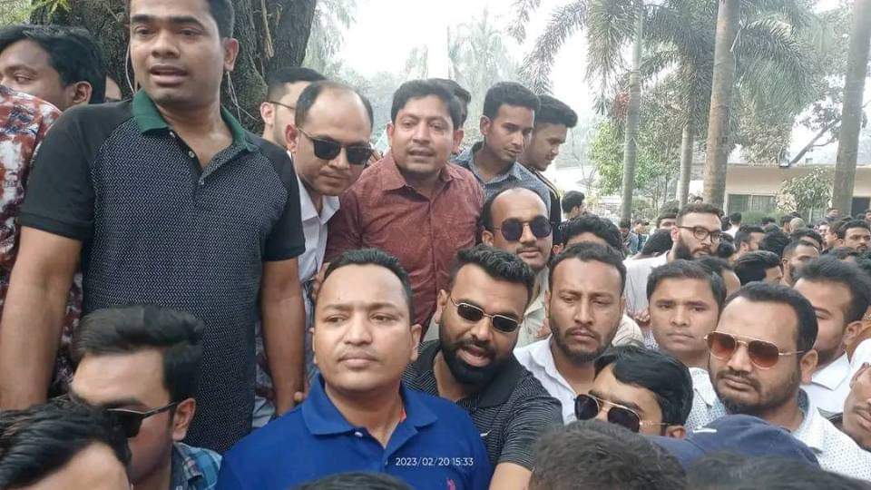 Iamcomillaboy's tweet photo. শহীদ দিবস ও আন্তর্জাতিক মাতৃভাষা দিবস উপলক্ষে বিএনপির আয়োজিত আলোচনা সভায়, ছাত্রদল। https://t.co/sgeaDkxvkR