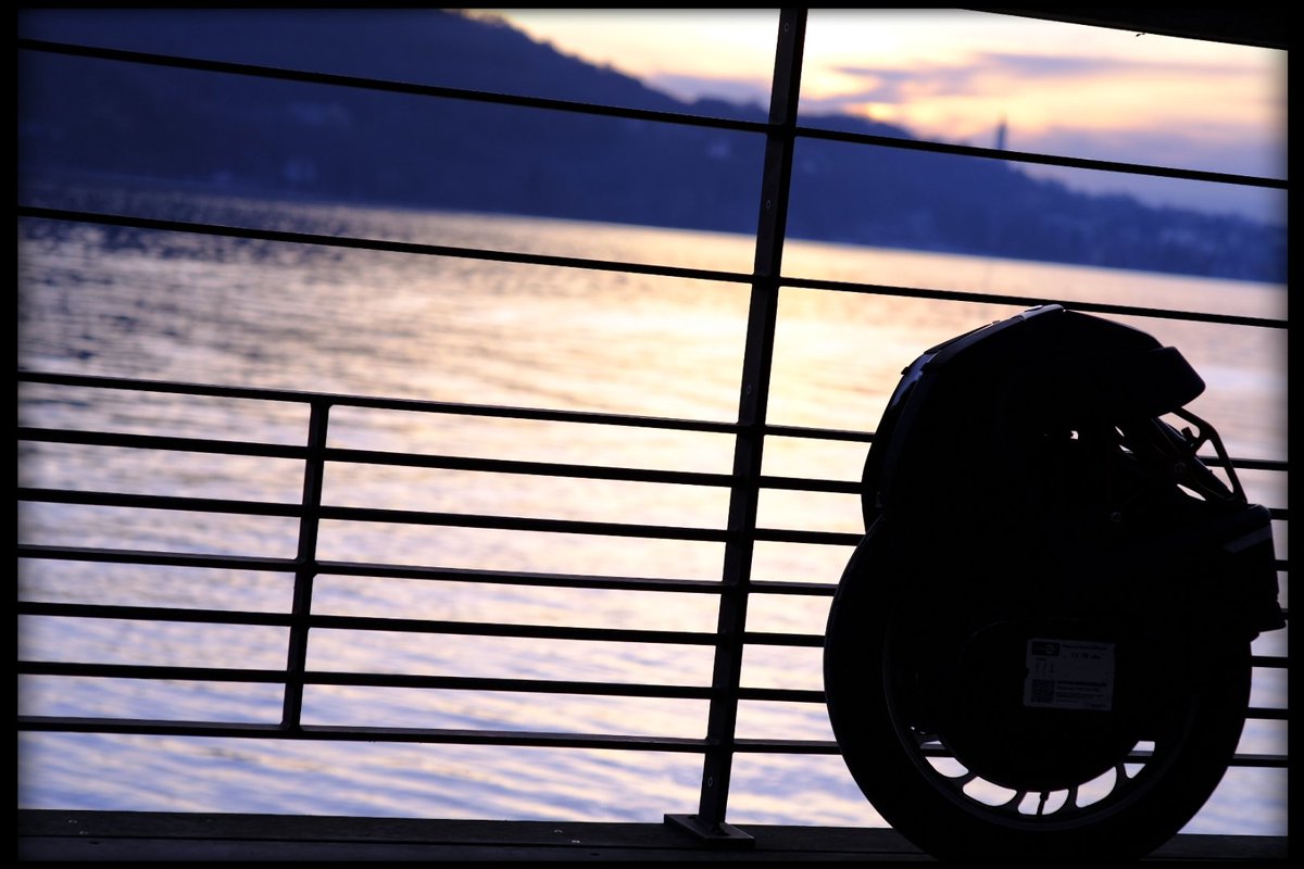 StefAlf357's tweet photo. #lake #alpes #annecy #wheel #onewheelnation #monoroue #hautesavoie #ewheel #electricwheel #gyroroue #freeride #onewheel #monocycle #monowheel #wheeler #wheeling #mountains #crepuscule #stars #sky #freeride #rider #streetlife #streetstyle #streetphotography #lacdannecy #trip https://t.co/kYXaRrI7LL
