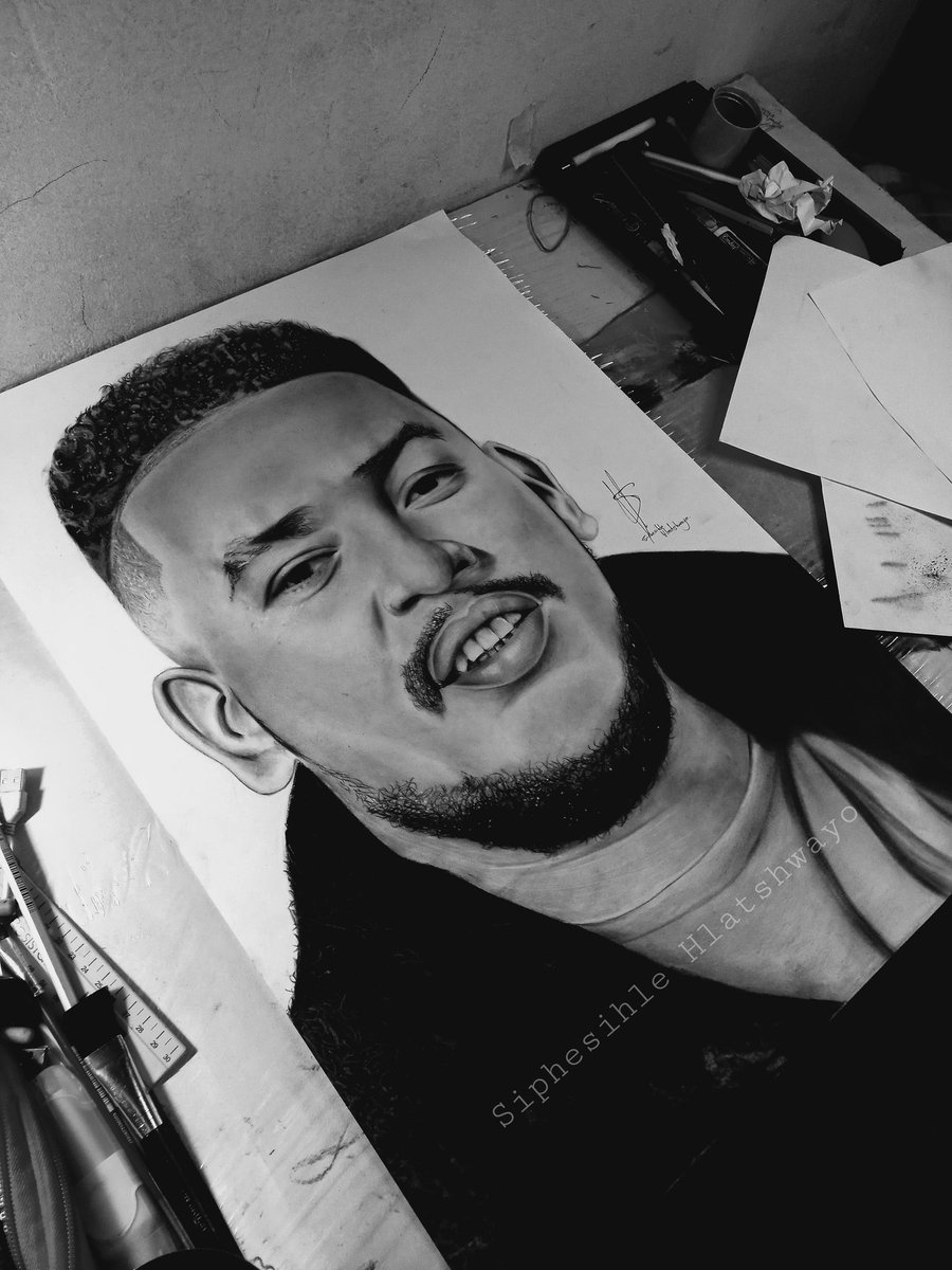 _sphesihlebrian's tweet photo. I'm Siphesihle Hlatshwayo I drew picture of super mega as an honour of paying tribute to our super star AKA. May his soul rest in peace๐ฏ๐๐ #MassCountry #Simdope #DonDesign #trendnow #RipAka #drawingofaka #drawingofsupermega https://t.co/Vtpc6xsHEs