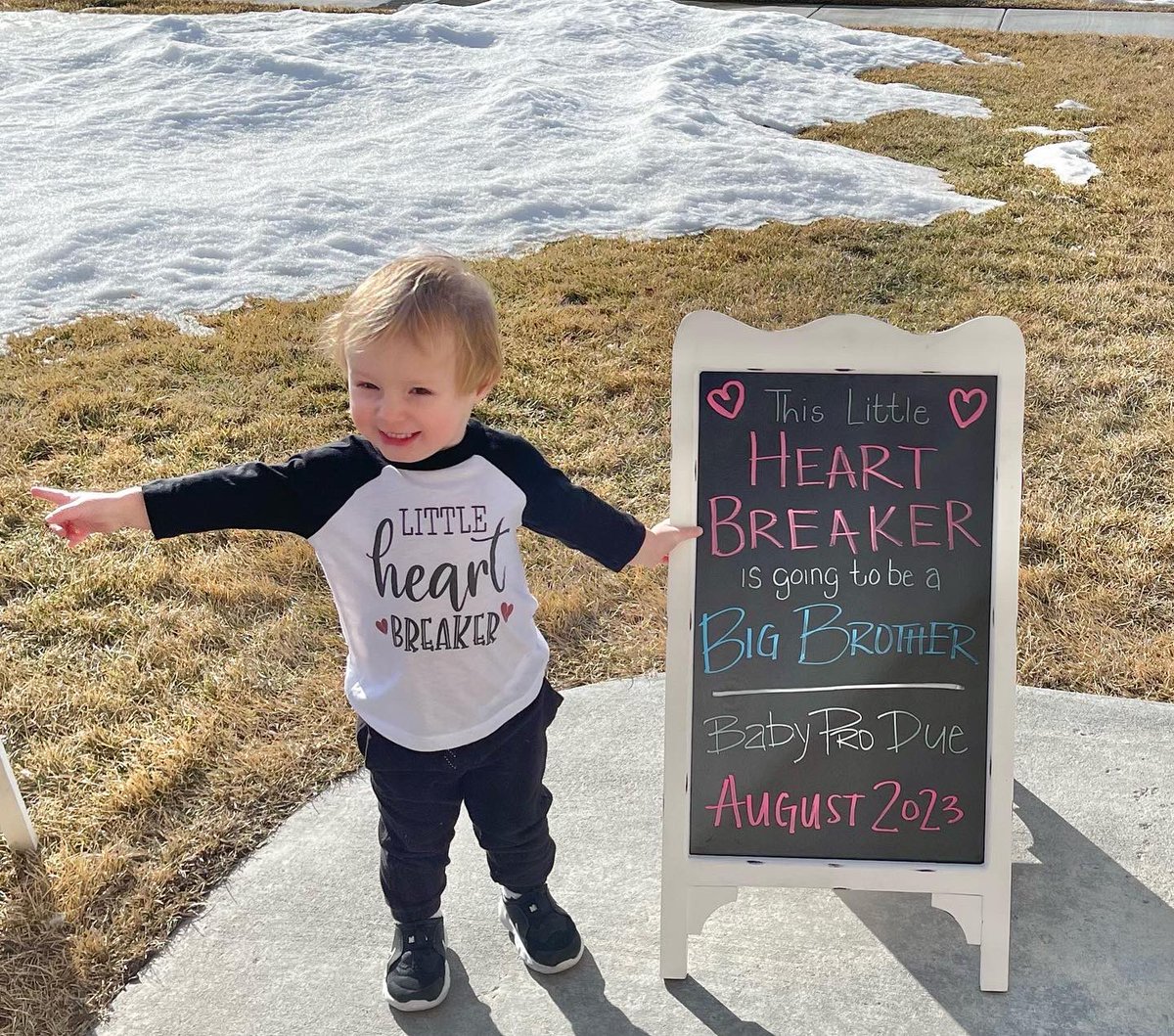 CoachPrososki's tweet photo. River has some exciting news! He’s gonna be a BIG BROTHER August 2023! #family #riverrobert #babypro #doublerainbow #blessed https://t.co/uE1LcneaTf