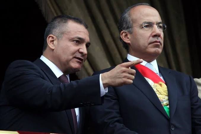 guruchuirer's tweet photo. Lo que está pasando en México es histórico, el que Genaro García Luna haya sido declarado culpable debe cimbrar a este país, deben caer con él otros como Felipe Calderón y su partido. ¡No podemos construir futuro si dejamos impune el pasado! 
¿Estás de acuerdo? https://t.co/7wew9CjsPe