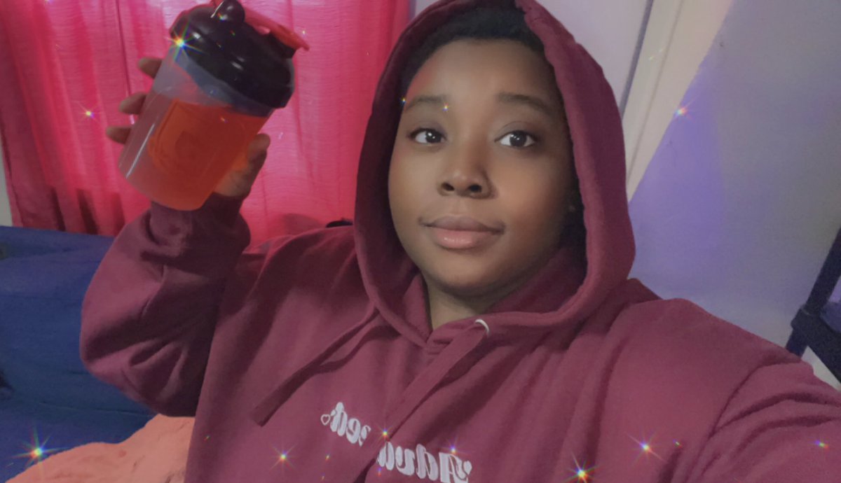 citysparkzz's tweet photo. Agent 76 Damage typa day over on Overwatch 2 🔥 No one can seem to actually HEAL so i got to fend for myself 😂 Still working on my aim &amp; getting used to the game from playing MW2 so let's hope for the best 💛🙏🏿
https://t.co/maBugsS1FP https://t.co/oTUatIwO4Q