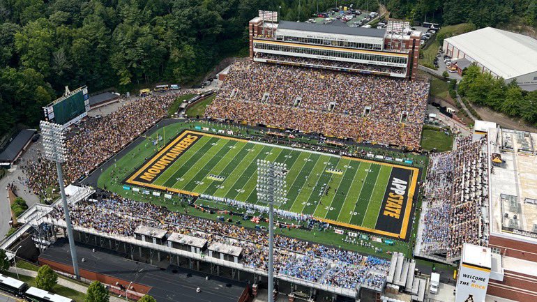 After a great conversation with and @coach_sloan,I’m very blessed and grateful to say I have received an offer from Appalachian State University!! #GoMountaineers ⛰️@CoachMoore313 @Nawf_Recruits @JeremyO_Johnson @Mansell247