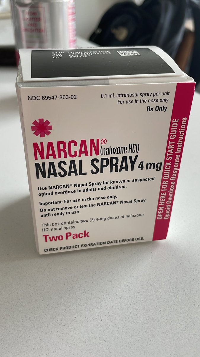 MDCathy2025's tweet photo. People of #chicago ! Did you know that  you can get free #Narcan from all Chicago Public Library branches? It doesn’t hurt to carry it with you just in case you come along a bystander who needs help. https://t.co/AIsJaP1XML