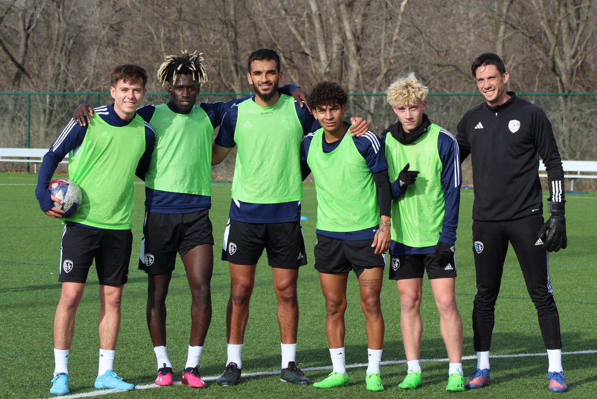 💪 Training champs!

Goalkeeper coach <a href="/MacleodDarrin/">Darrin MacLeod</a> spearheads a tremendous effort from this group!