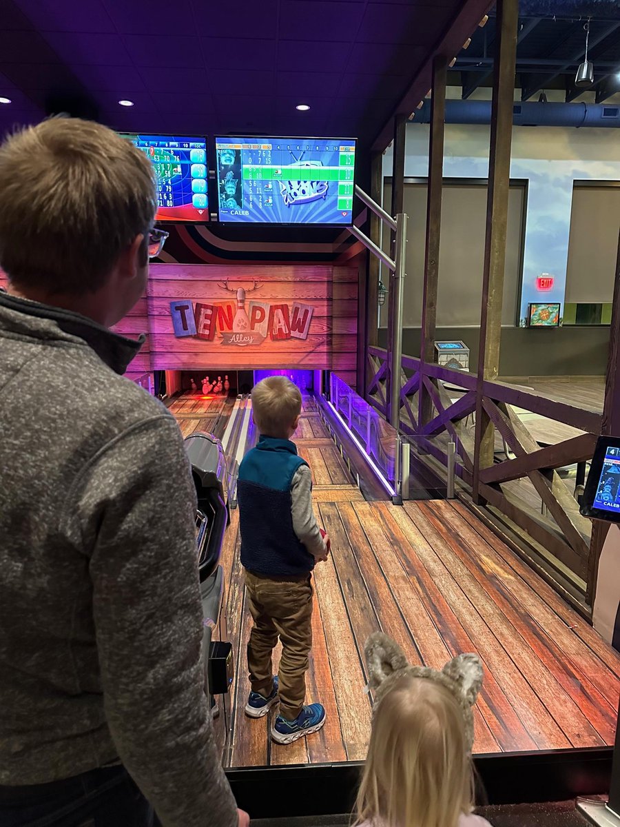 AmFam_Arment's tweet image. Have cabin fever? We just hit up a waterpark in Wisconsin recently. If you are looking for ideas read this: amfam.com/resources/arti…

#cabinfever #localinsuranceagent #americanfamilyinsurance