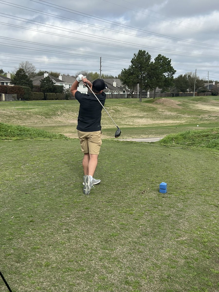 Coach_G_Rog's tweet photo. Good day for the Tiger golf team today!
#RiseUp https://t.co/NzNPPKdF9a