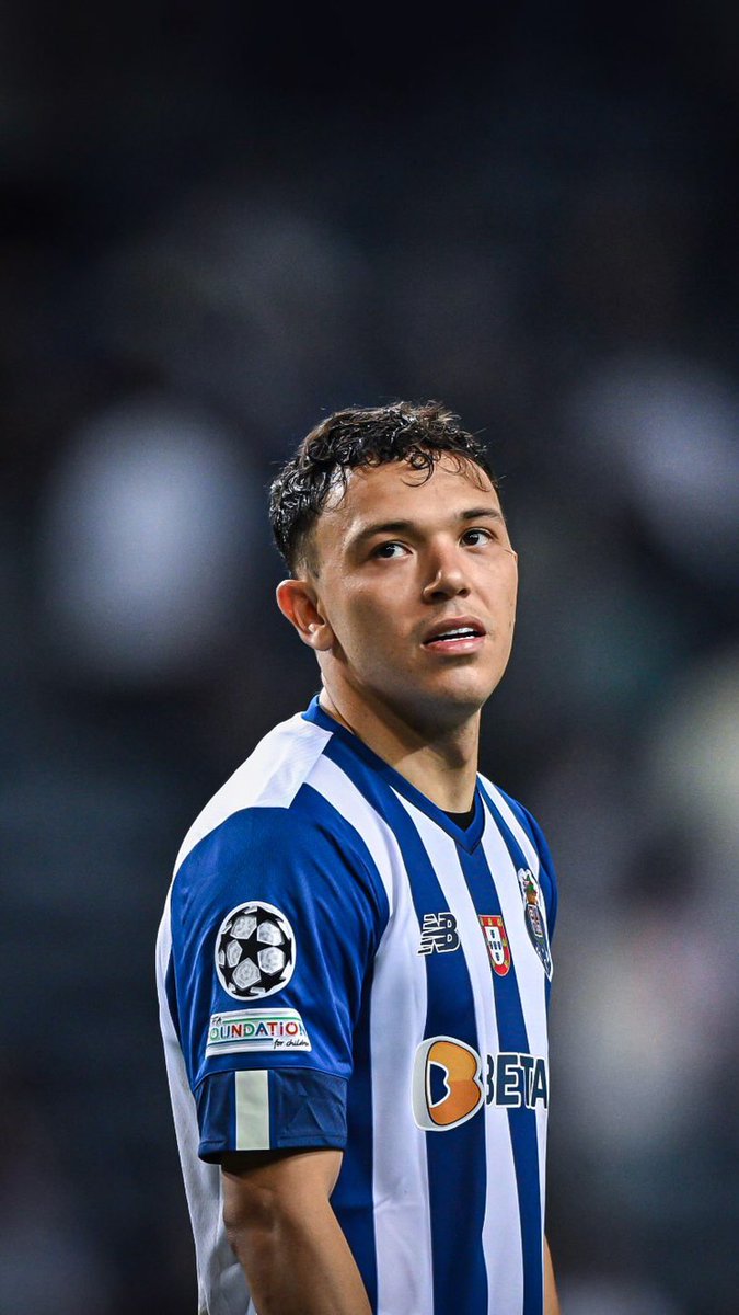 fcportofas19's tweet photo. 💭 @ChampionsLeague ✨️🤩
Até amanhã, Dragões! 🐉👋🏼
#FCPorto #ComoNósUmDeNós #IndomáveisPorNatureza #UCL #IMFCP https://t.co/eRzt8TRgwS