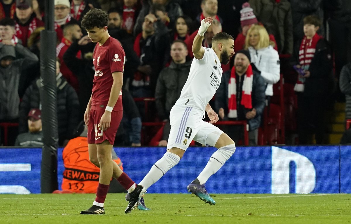 RMCsport's tweet photo. 4e   : Liverpool 1 - 0 Real Madrid
14e : Liverpool 2 - 0 Real Madrid
21e : Liverpool 2 - 1 Real Madrid
36e : Liverpool 2 - 2 Real Madrid
47e : Liverpool 2 - 3 Real Madrid
55e : Liverpool 2 - 4 Real Madrid
67e : Liverpool 2 - 5 Real Madrid

🤯 C'était quoi ce match de fou... https://t.co/iuFgxWmMZ1
