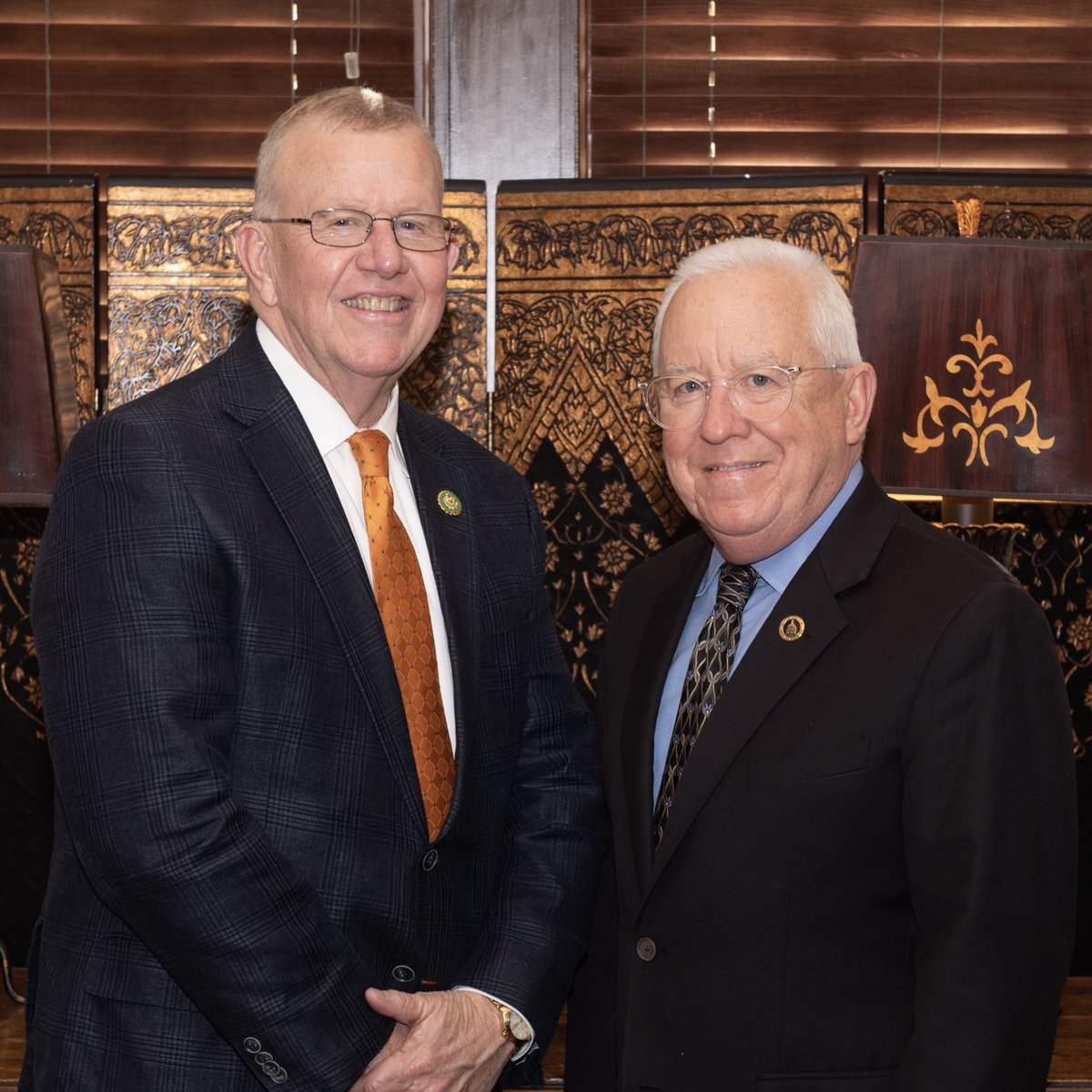 RepEzell's tweet photo. This afternoon, I met with Dr. Joe Paul and the @SouthernMiss administration to hear about the amazing things going on at USM.

As an alum, I'm honored to be able to represent Southern Miss and its students, faculty, and staff in Congress. https://t.co/xBOqPaxhvk
