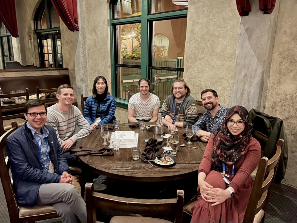 baizgroupUT's tweet photo. BPS 2023 has been so enjoyable. In addition to all the great talks and booths, the Baiz group got to reunite with old group members for dinner. #bps2023 #BPS #bps23 https://t.co/dtKfyGsYFa